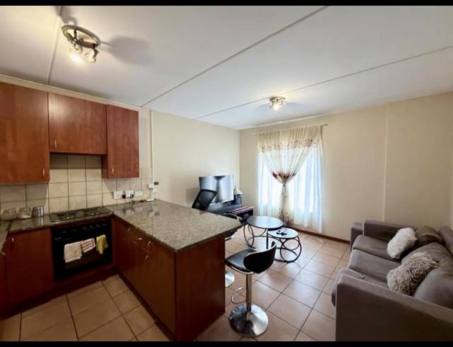 1 BEDROOM APARTMENT FOR SALE IN HALFWAY HOUSE